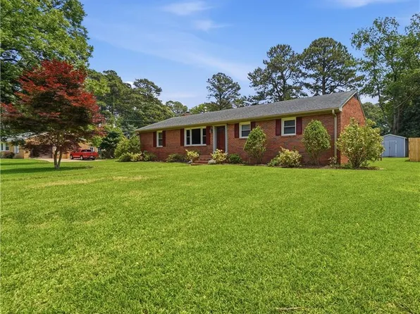 5825 Barberry Ln, Portsmouth, VA 23703