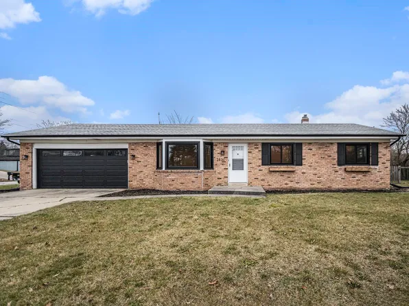 2830 Arrowhead Dr, South Bend, IN 46628