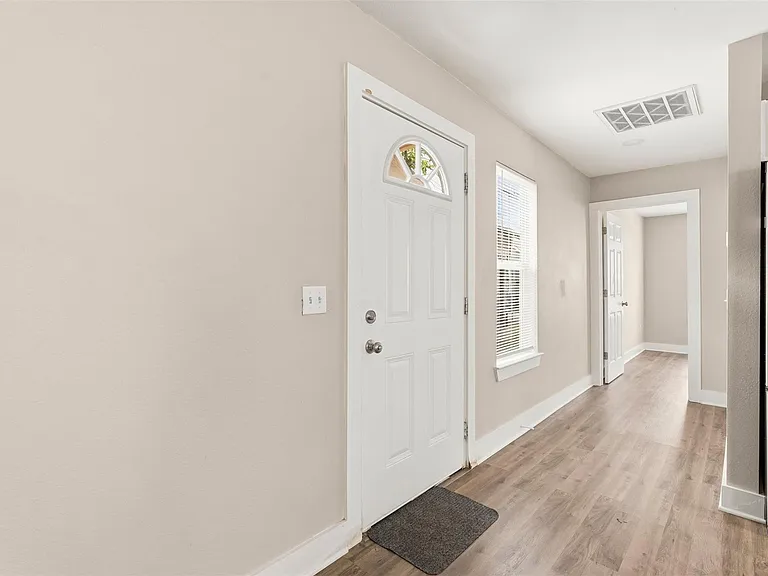 3822 Lila St — Photo 2