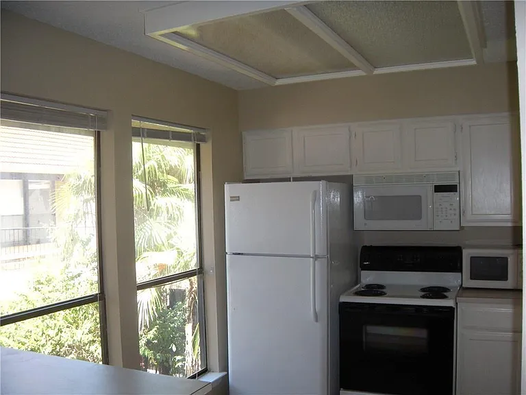 2110 Rio Grande St #302 — Photo 8