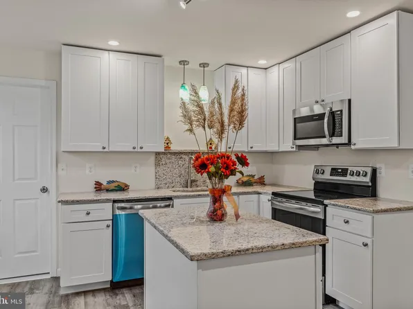 1208 Delaware Ave, Churchton, MD 20733