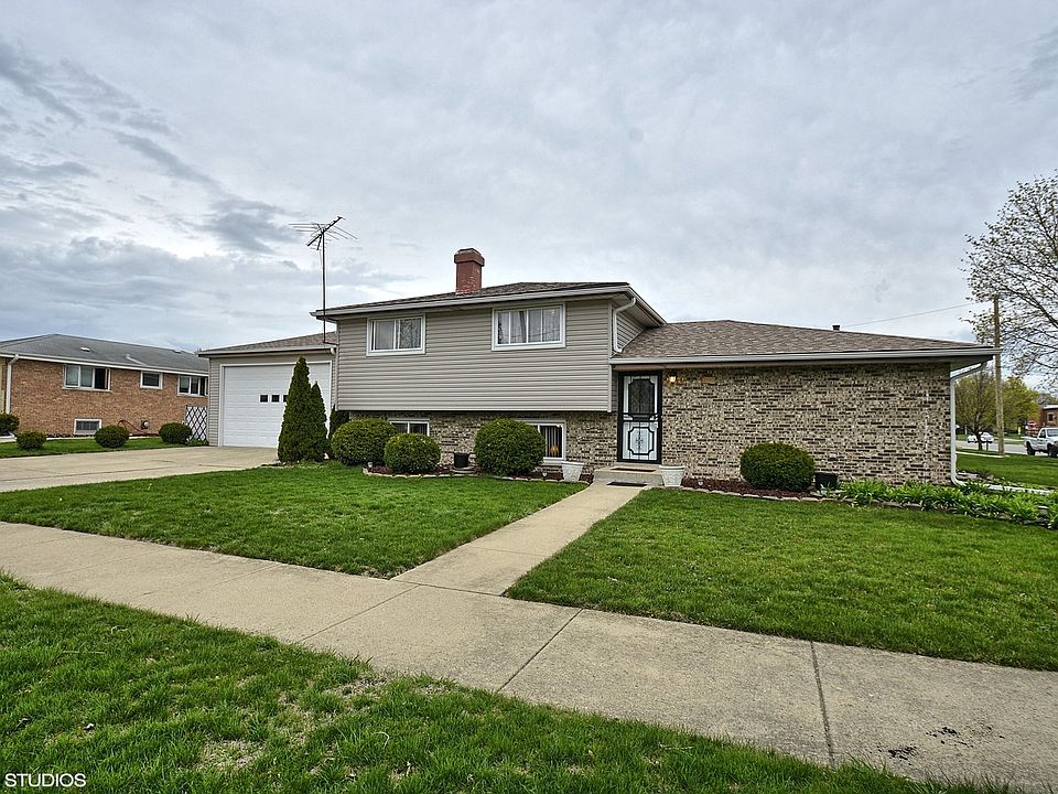 1st image of 6036 W 91st St