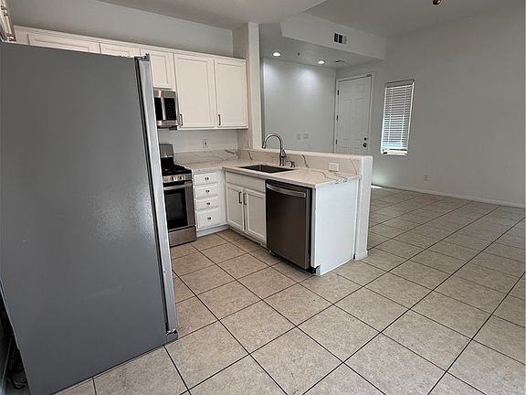 3rd image of 8301 Strawberry Spring St