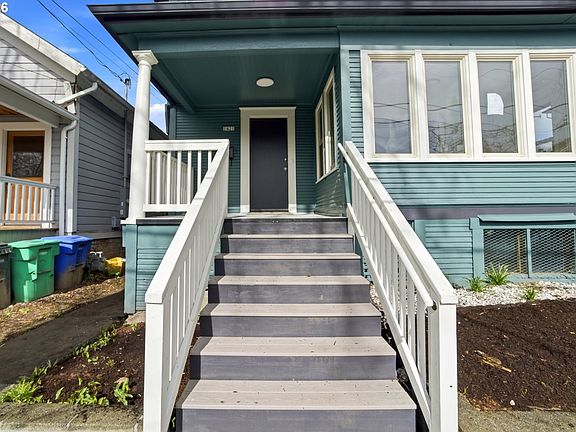 3rd image of 1421 SE Pine St