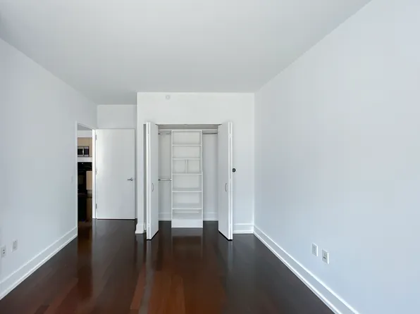 350 West 42nd Street image 9 of 17