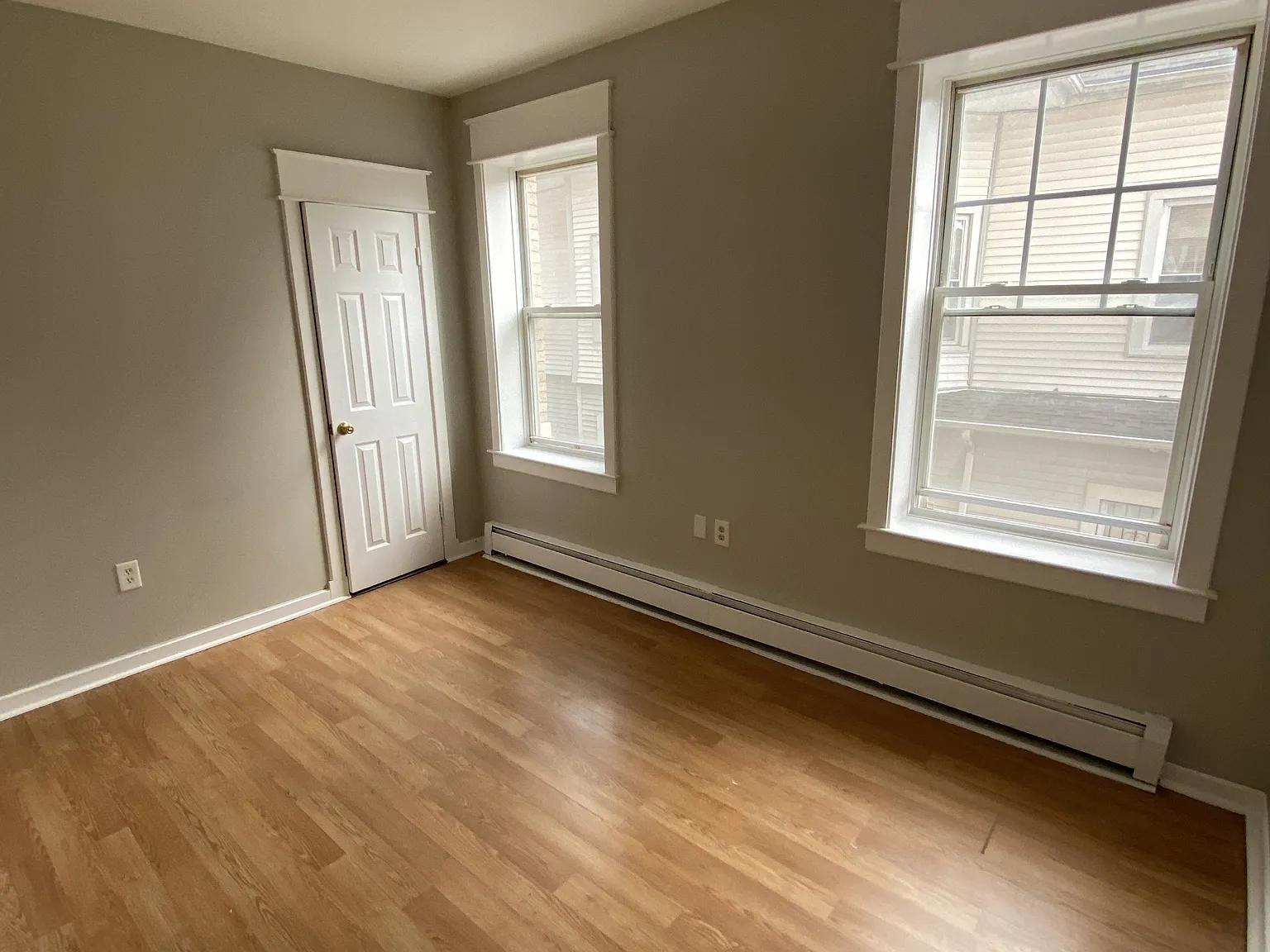 270 Sigourney and 114, 116 Ashley Street - 4E — Photo 3