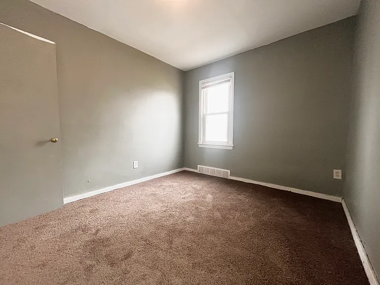19471 Concord St — Photo 12
