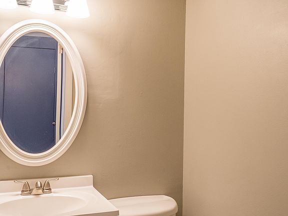 5th image of 609 Vitry Dr #1