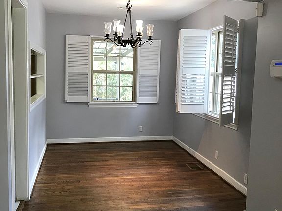 3rd image of 2121 Larkwood Dr
