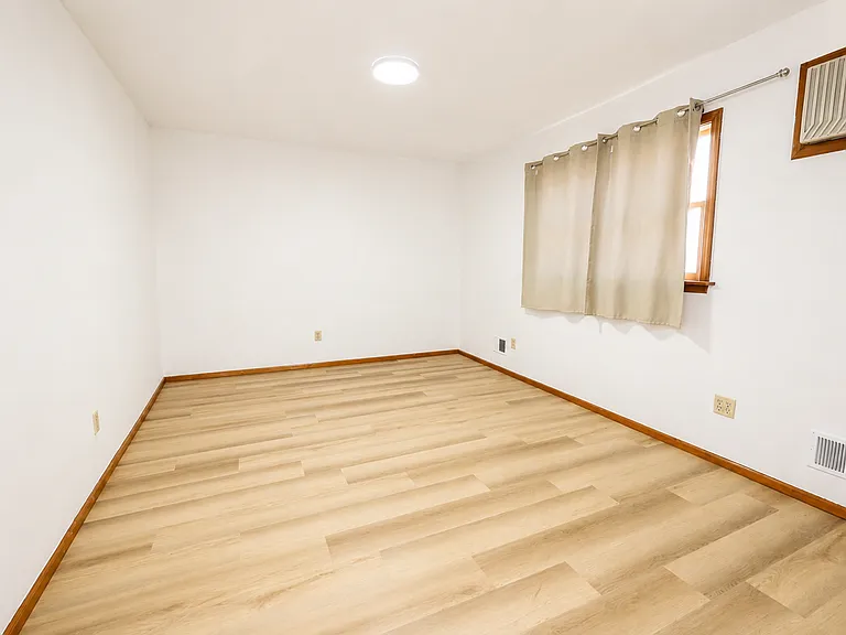 32 N Railroad St #1 — Photo 6