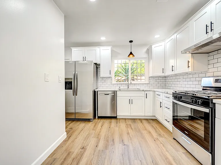 815 N Curson Ave — Photo 44