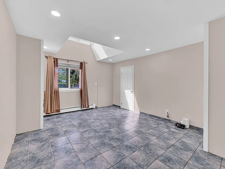 84 White Oak St #2 — Photo 12