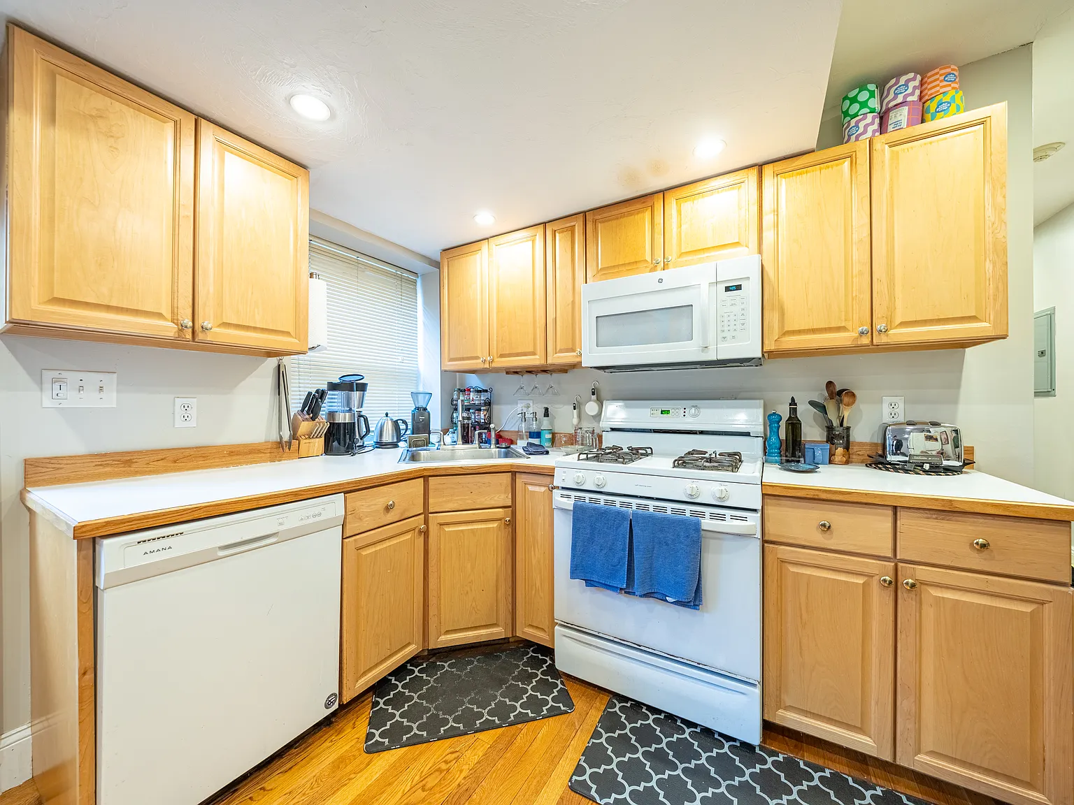 1720 Beacon St — Photo 2