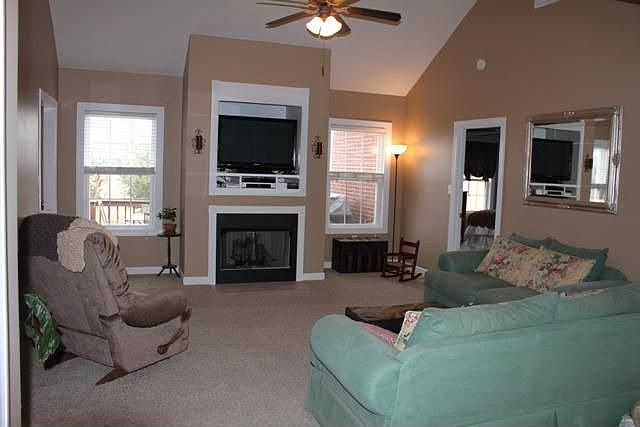 2nd image of 3458 Cave Springs Ave