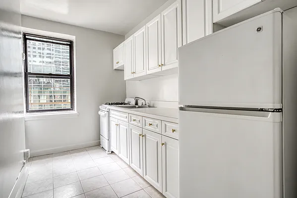 Rented by Brown Harris Stevens | media 13