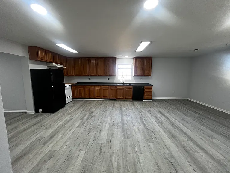 706 Ridge Ave — Photo 2