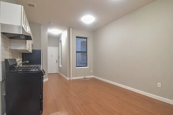 Rented by Bohemia Realty Group | media 8