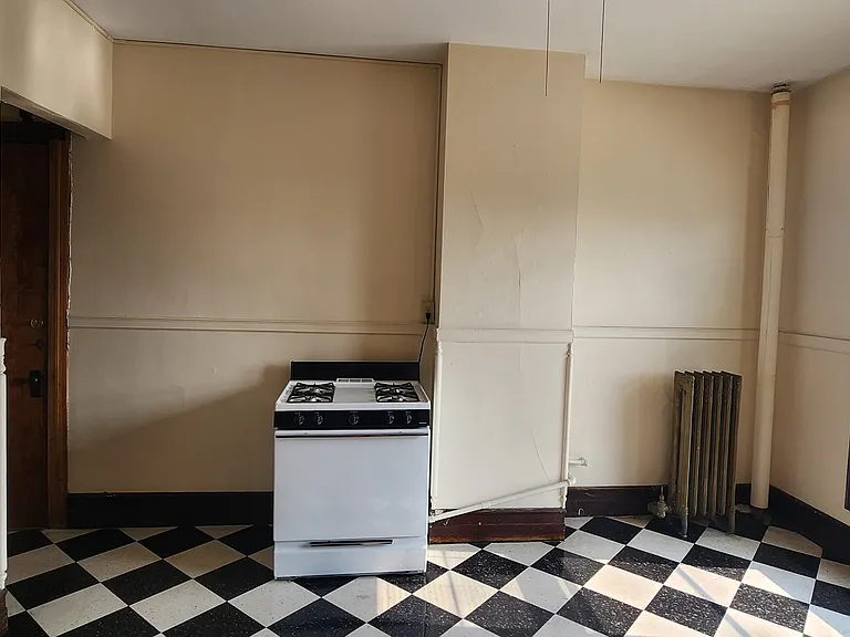 St. James Court Historic Apartments — Photo 52