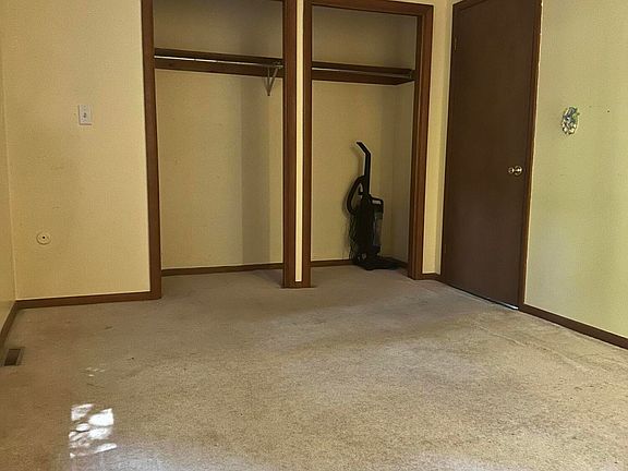 5th image of 110 Moss Creek Dr