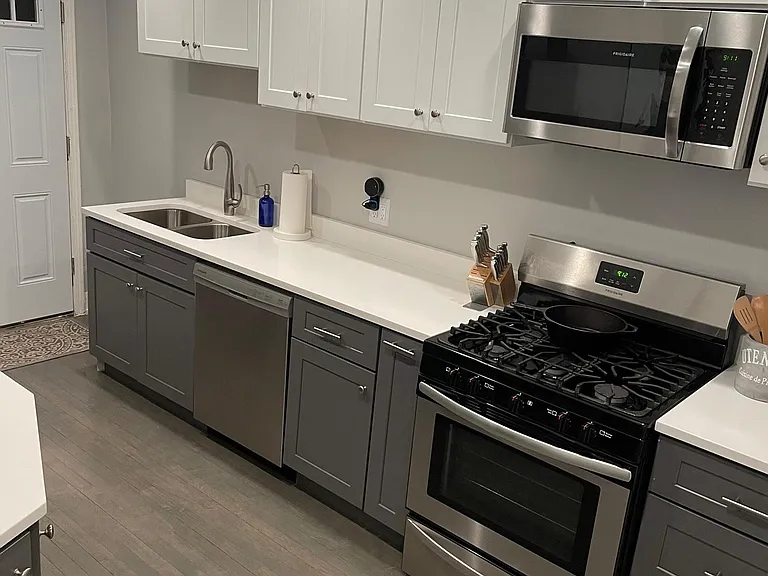 3243 N Damen Ave #2 — Photo 9