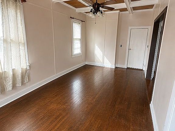 3rd image of 608 S Magnolia St