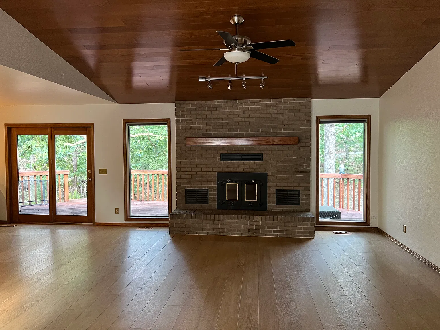 3 bed, 2696 sqft, $2,800 — Photo 4