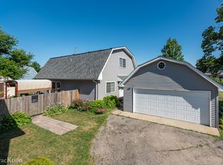 610 Nez Perce Ct, Carol Stream, IL 60188