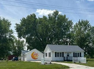 507 W Wood St, Camp Point, IL 62320