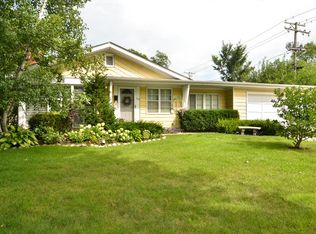 914 Yale St, Wilmette, IL 60091