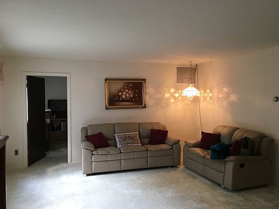 4th image of 176 Long Hill Dr #A
