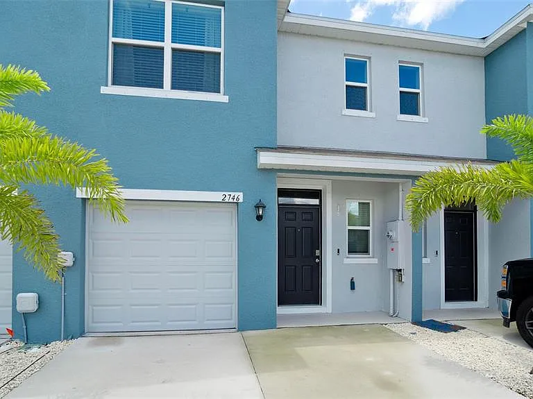 2746 Pearly Banks Dr — Photo 1