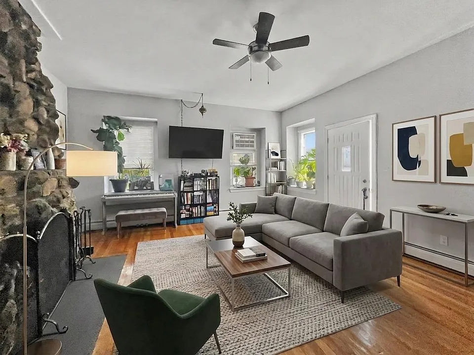 114 Walnut Ave