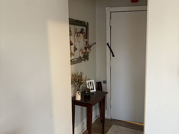 2nd image of 4814 Warrington Ave #3F