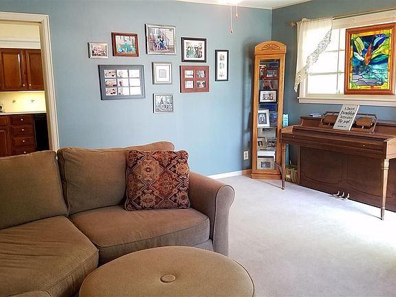4th image of 207 W 23rd Ave