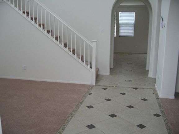 5th image of 27667 Gladstone Dr