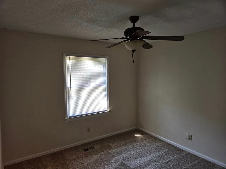 2035 Rock Bluff Rd — Photo 30