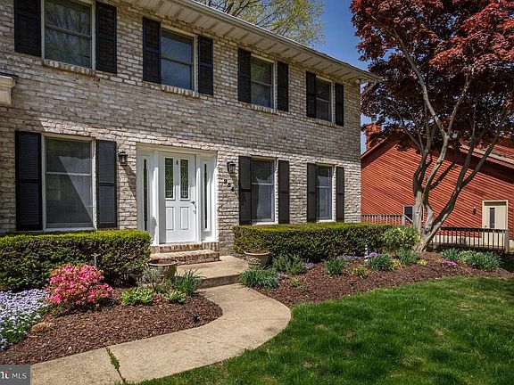 3rd image of 954 Barracuda Cove Ct