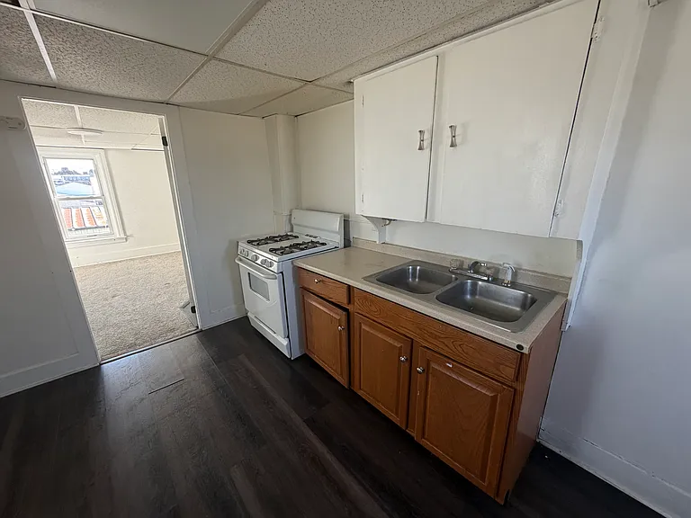 104 W Green St #3 — Photo 7
