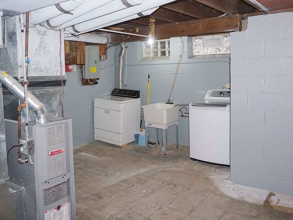 1st image of 3326 Heresford Dr