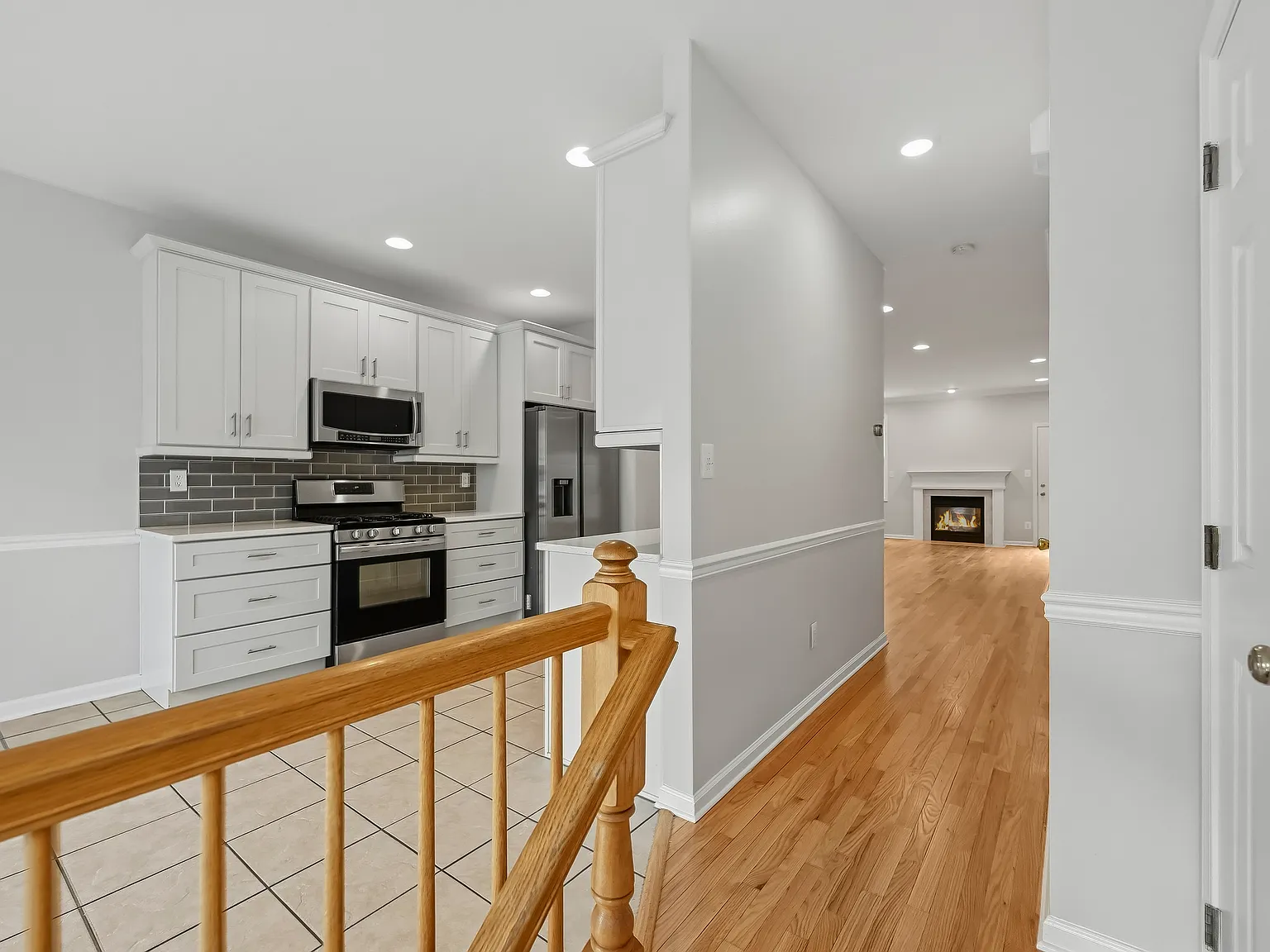 567 Coventry Dr — Photo 4