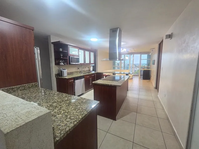 3 bed, 2.5 bath, 1700 sqft, $2,500 — Photo 3
