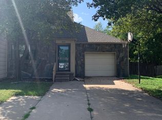 435 N Sunnyslope Ct N, Andover, KS 67002
