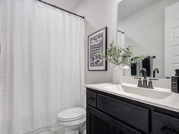 4th image of 4029 Crepe Myrtle St