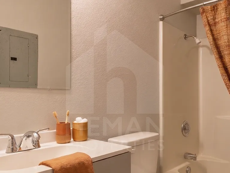 408 W Cale St #1 — Photo 7