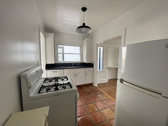 3rd image of 654 California Ave #A