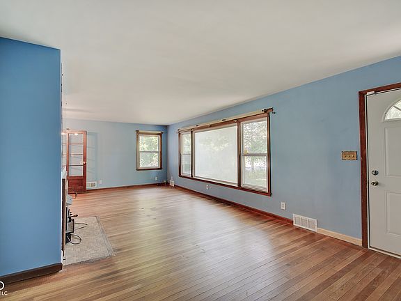 3rd image of 360 E Edgewood Ave