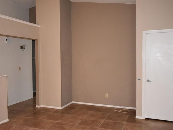 Livingroom, Entry