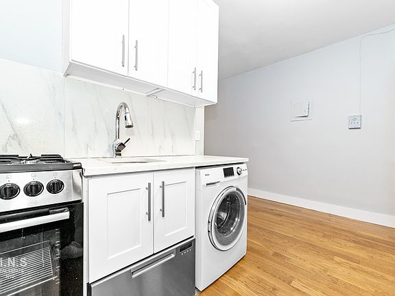 3rd image of 235 E 117th St APT 4F