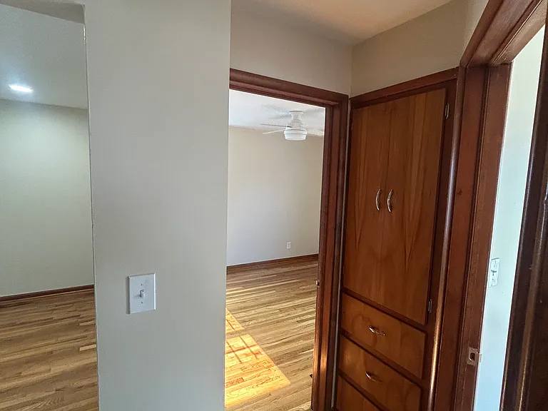 467 E Jeffrey Pl — Photo 9
