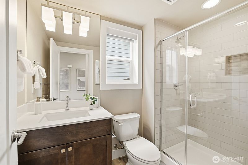 4th image of 24387 NE 24th Street
